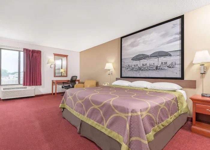 Super 8 By Wyndham Vincennes