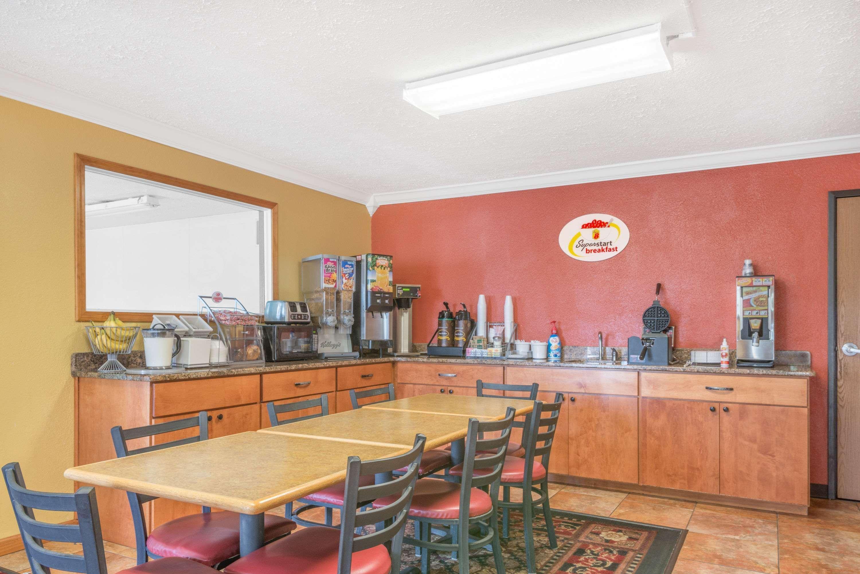 Motel Super 8 By Wyndham
