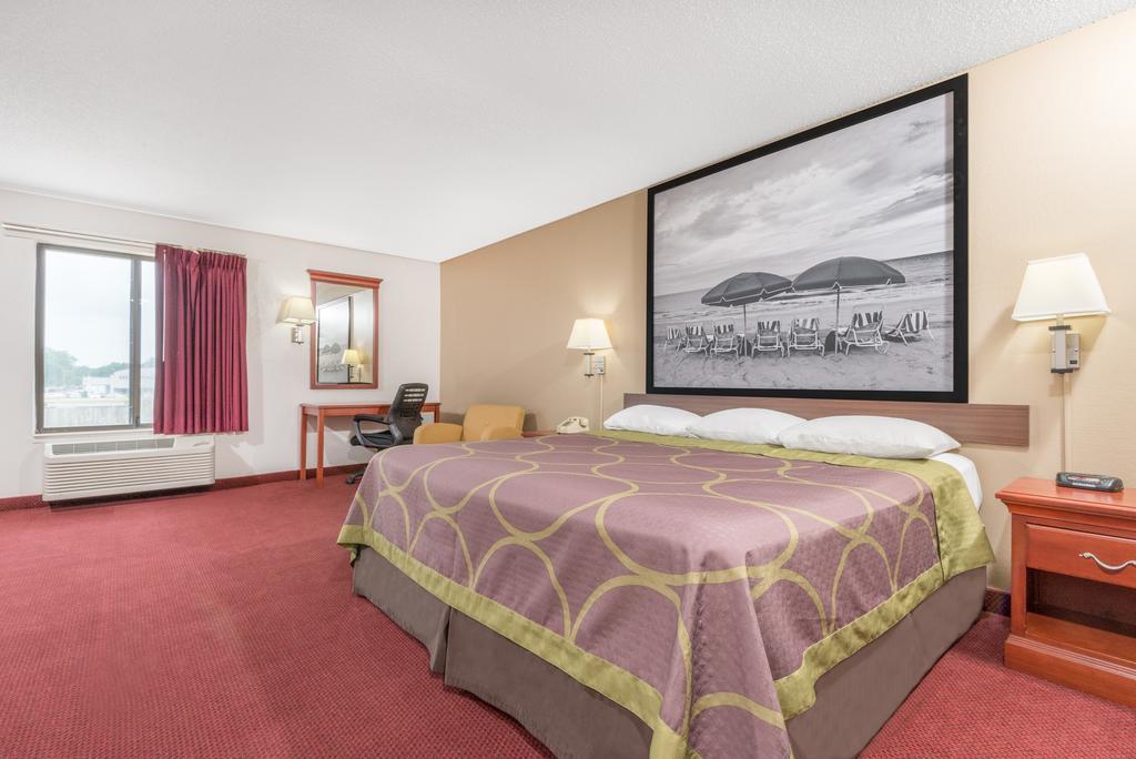 Super 8 By Wyndham Vincennes