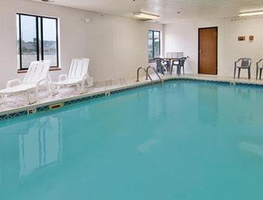 Super 8 By Wyndham Vincennes